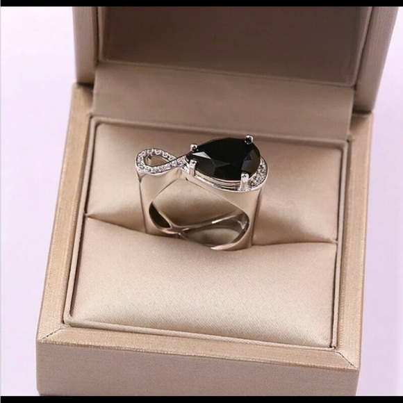 Sapphire - Picture 6 of 6